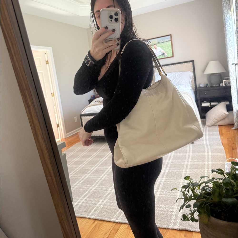 Coach - White Shoulder Bag - Picture 4 of 4